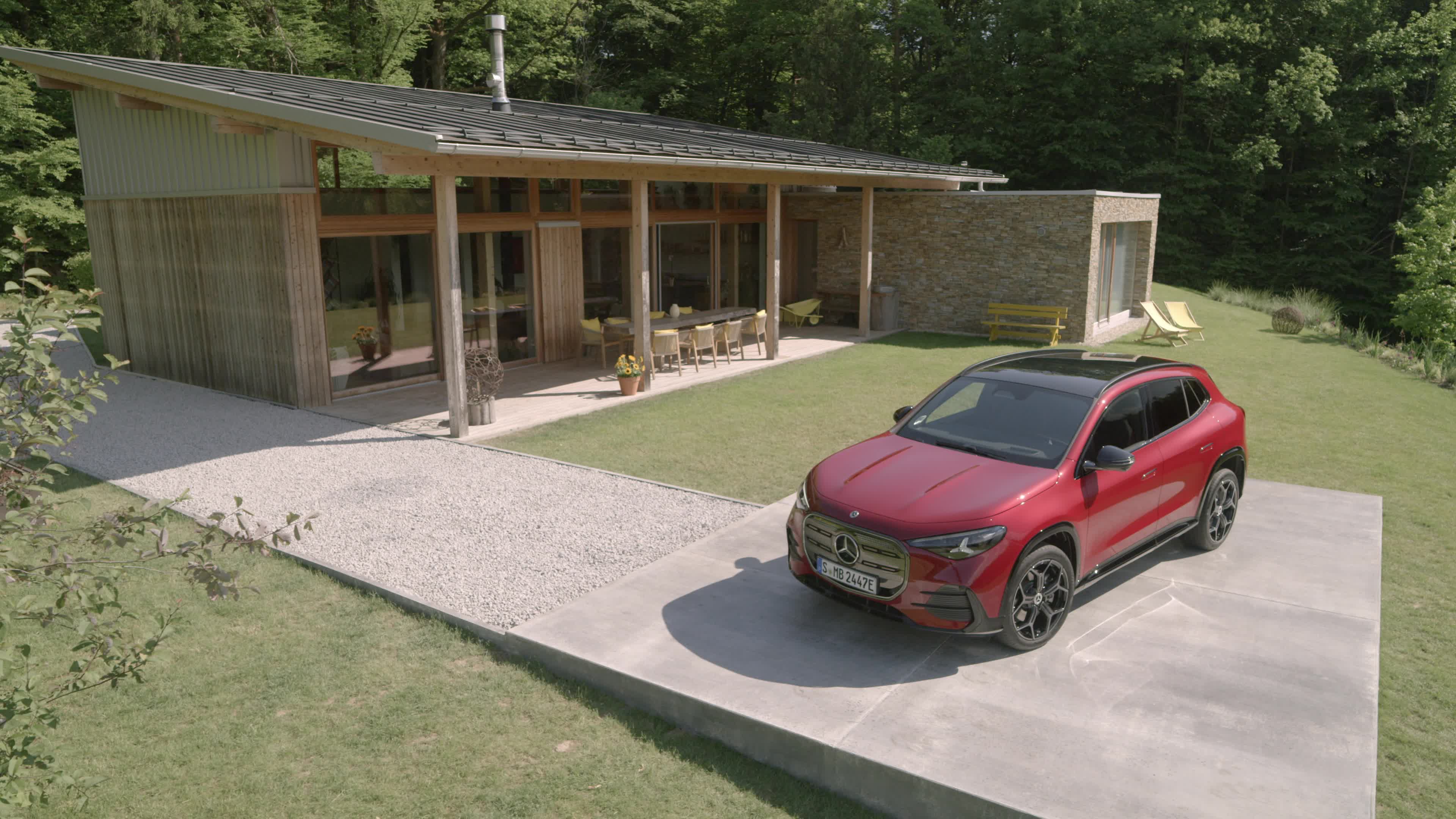 The all-new Mercedes-Benz GLA - Design Footage - MANUFAKTUR Patagonia Red Metallic (European model shown)