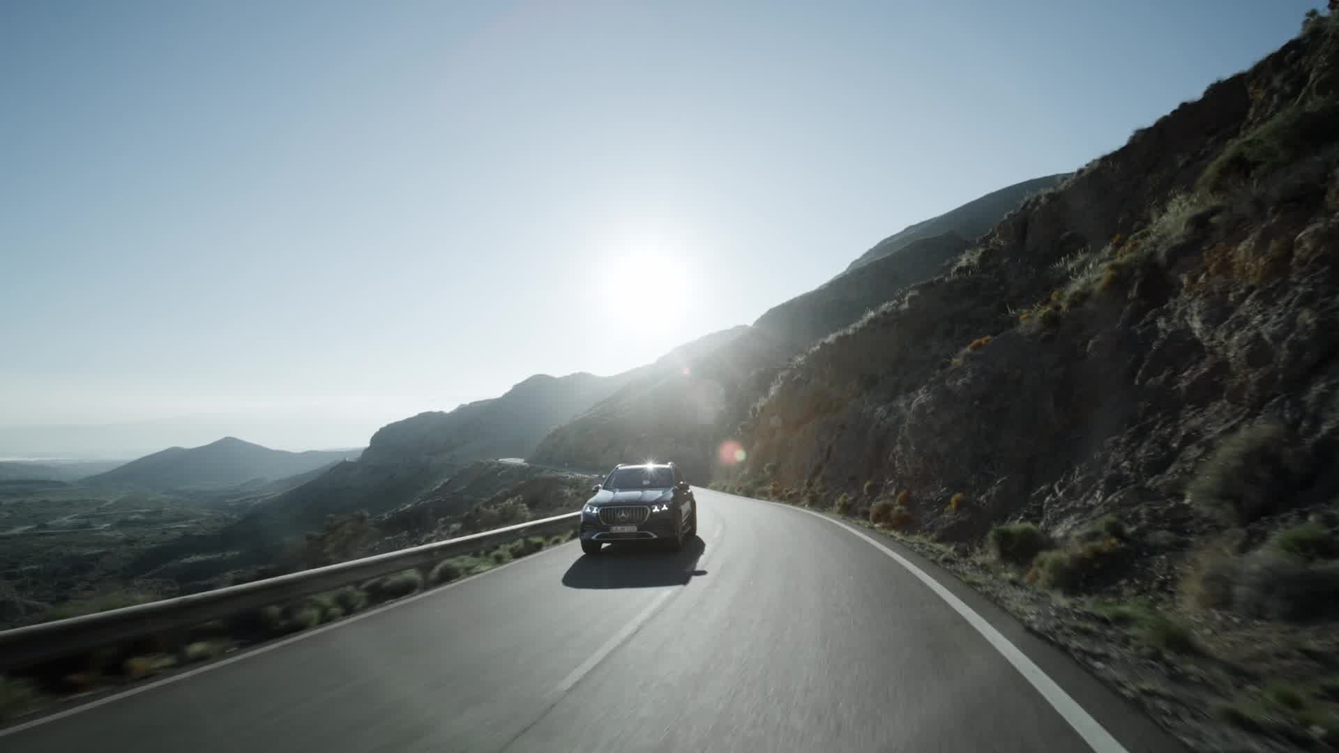 The new Mercedes-AMG GLE 53 HYBRID – Driving Footage (European model shown)