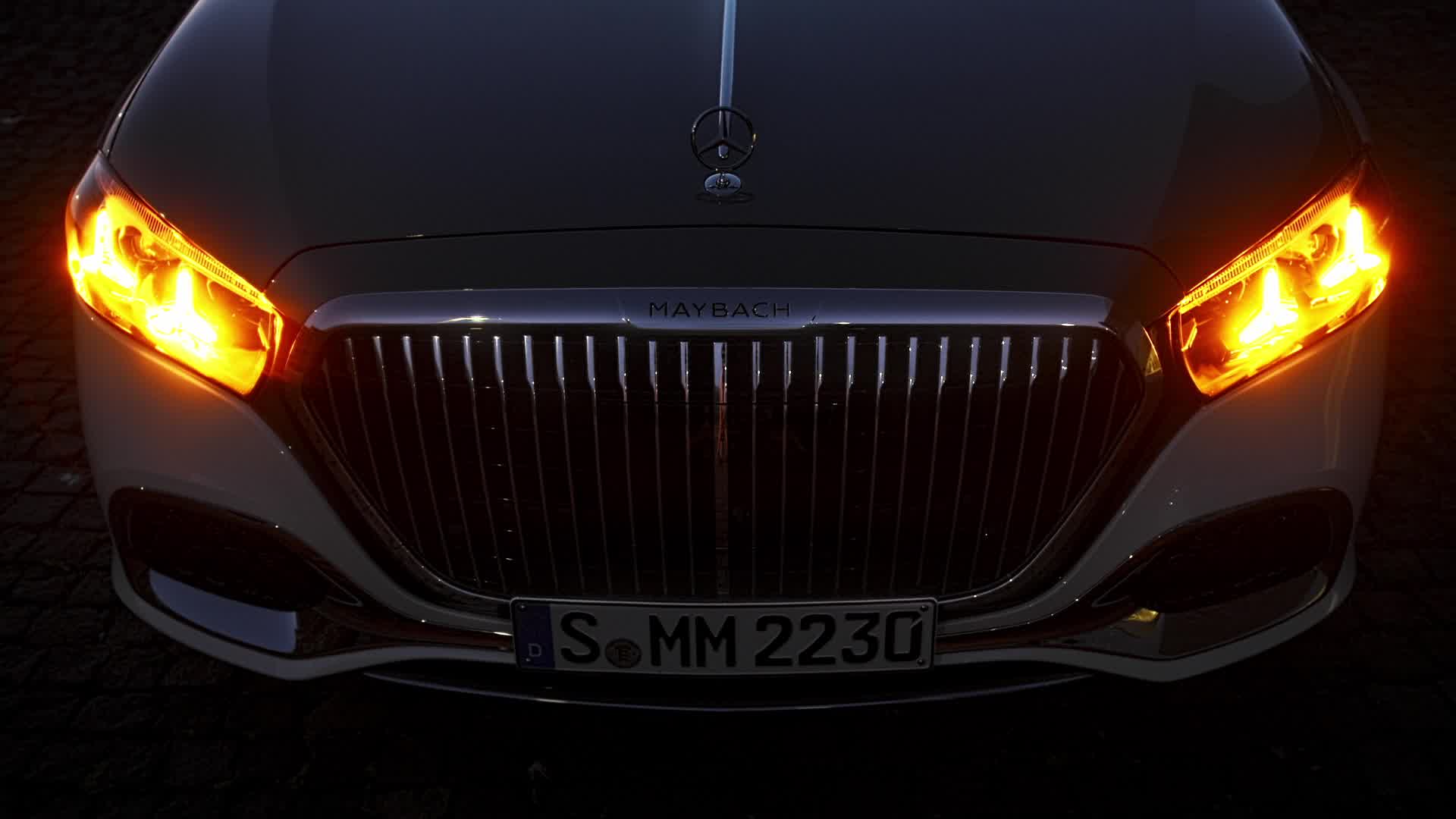 New Mercedes-Maybach S 680 Design Footage (European model shown)