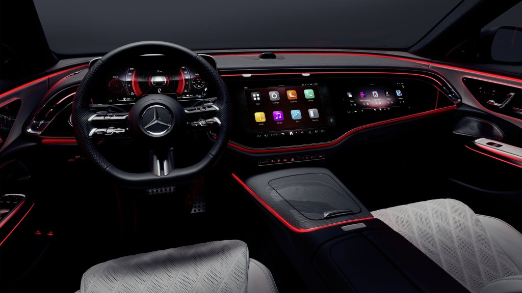The new E-Class: dimensional concept and interior design