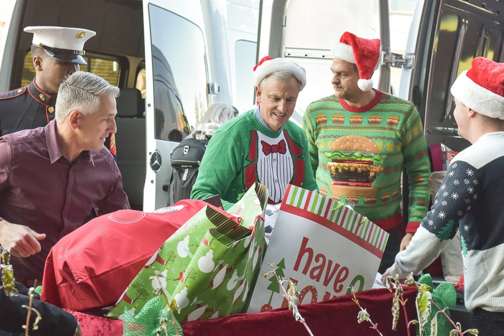 Mercedes-Benz Vans & ESPN Radio’s Golic and Wingo Team Up to Benefit Local Salvation Army