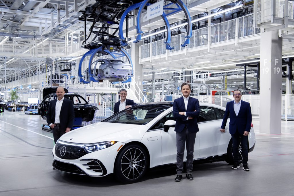 First electric sedan from Mercedes-Benz high-tech production facility: Start of production of the EQS at Factory 56