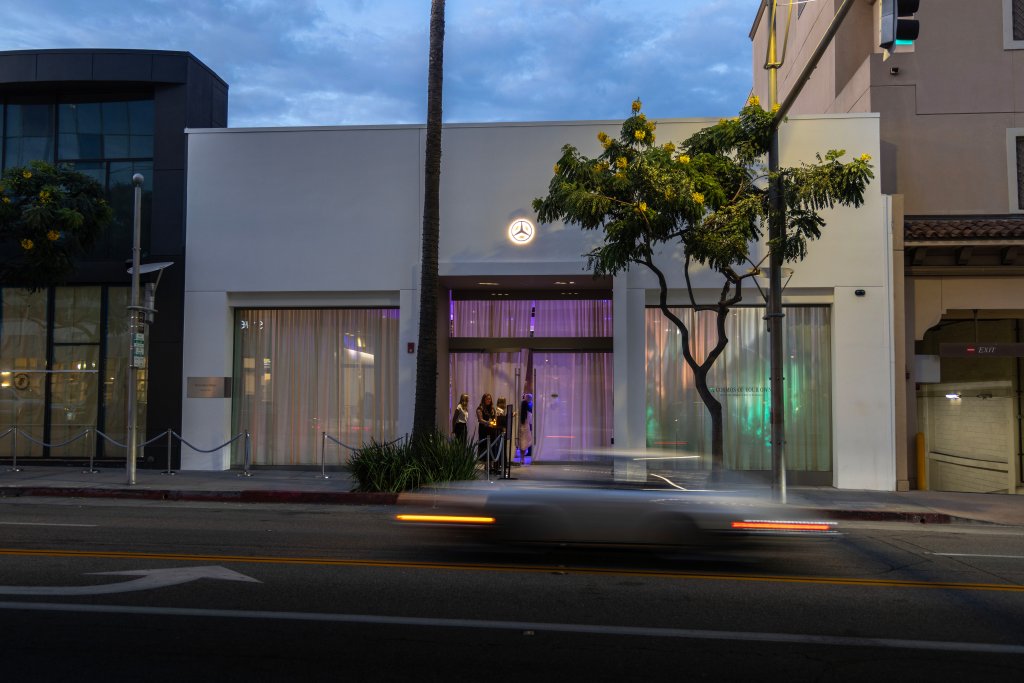 Grand Opening Mercedes-Benz Studio Los Angeles: The Brand Brings Its Global Studios Concept and MANUFAKTUR Made to Measure Hub to the U.S.