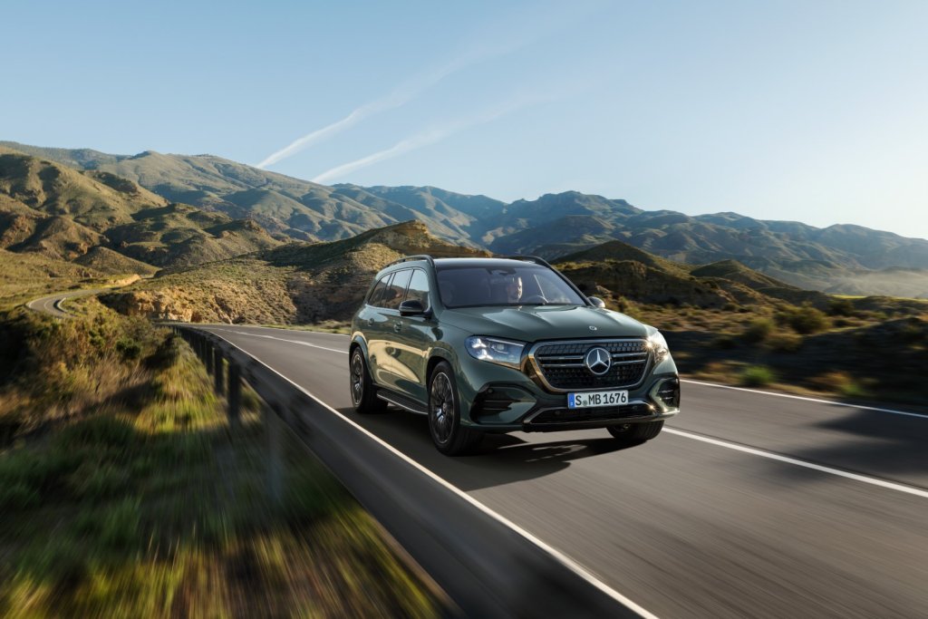 The new Mercedes-Benz GLS: Powerful, prestigious, intuitive and first-class