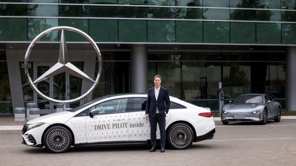 Three Decades of Driving the Future: Mercedes-Benz Celebrates 30 Years of Automotive Innovation in Silicon Valley