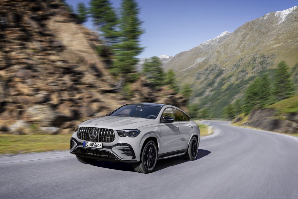 The new Mercedes-AMG GLE 53 plug-in hybrid: Powerful performance in everyday life