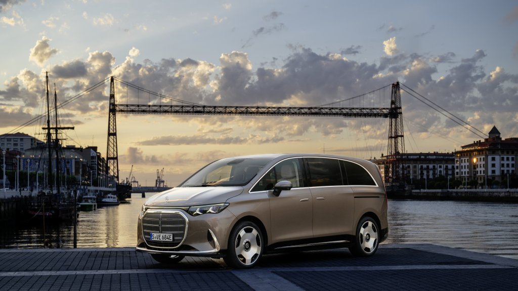 The All-New Electric Mercedes-Benz VLE: Exceptional Comfort, Confident Handling, Remarkable Versatility